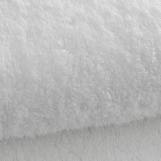 Hybrid Fill Maintenance Package at Creme De La Lash in Chicago, IL